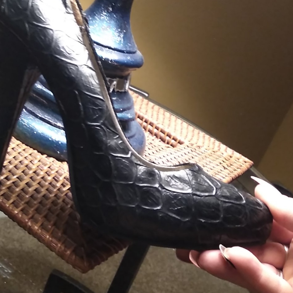 Heels - Picture 8 of 8